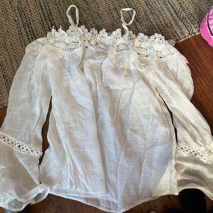 OFF THE SHOULDER FLOWY BLOUSE 🤍